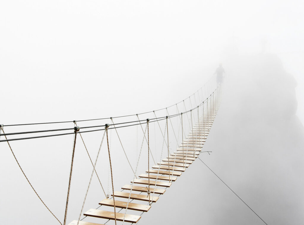 גשר בערפל