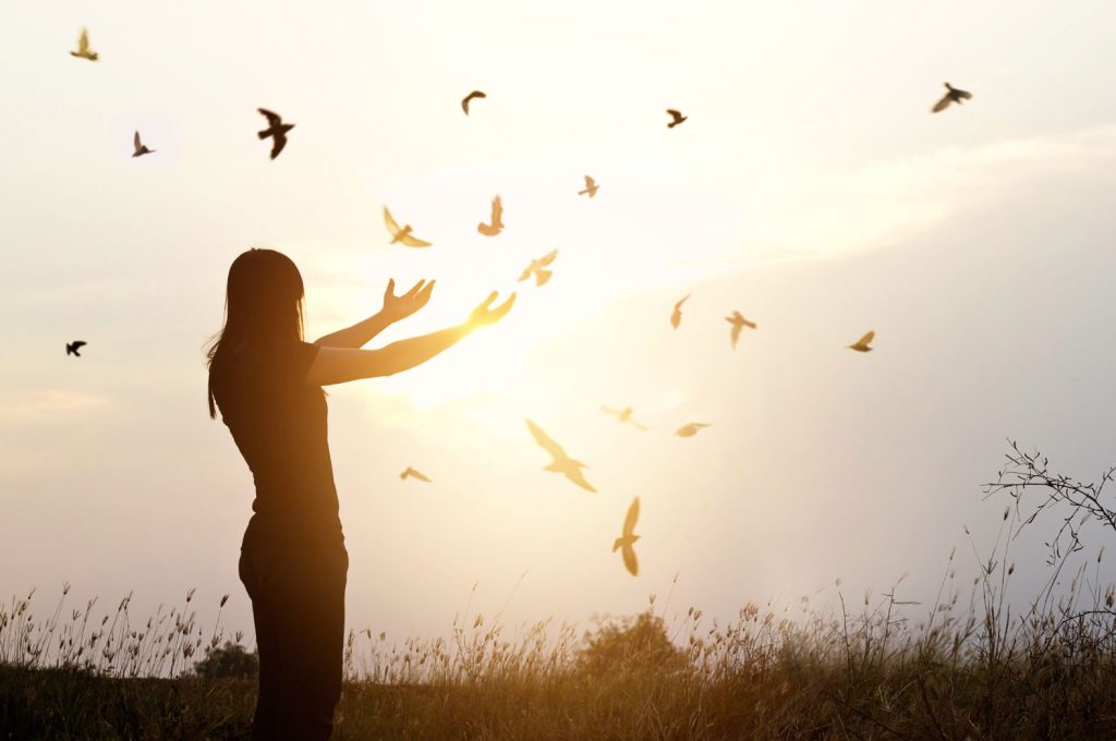 כל אישה ואדם הוא עולם ומלואו בעלת סיפור אישי ייחודי של גבורה מאת מרי שרון קוגן